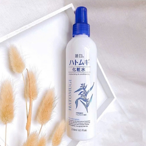 Xịt Khoáng dưỡng ẩm Ý Dĩ